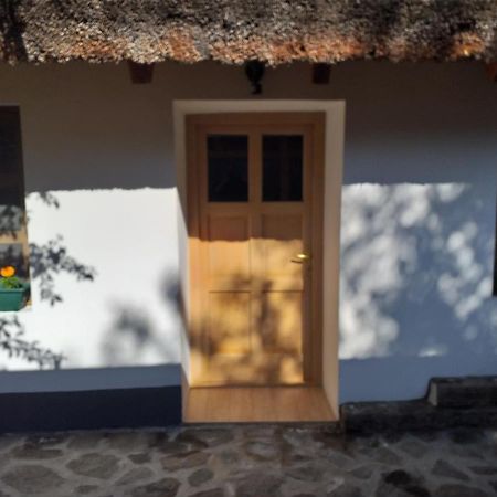 Mezes-Kucko Apartment Tihany Bagian luar foto
